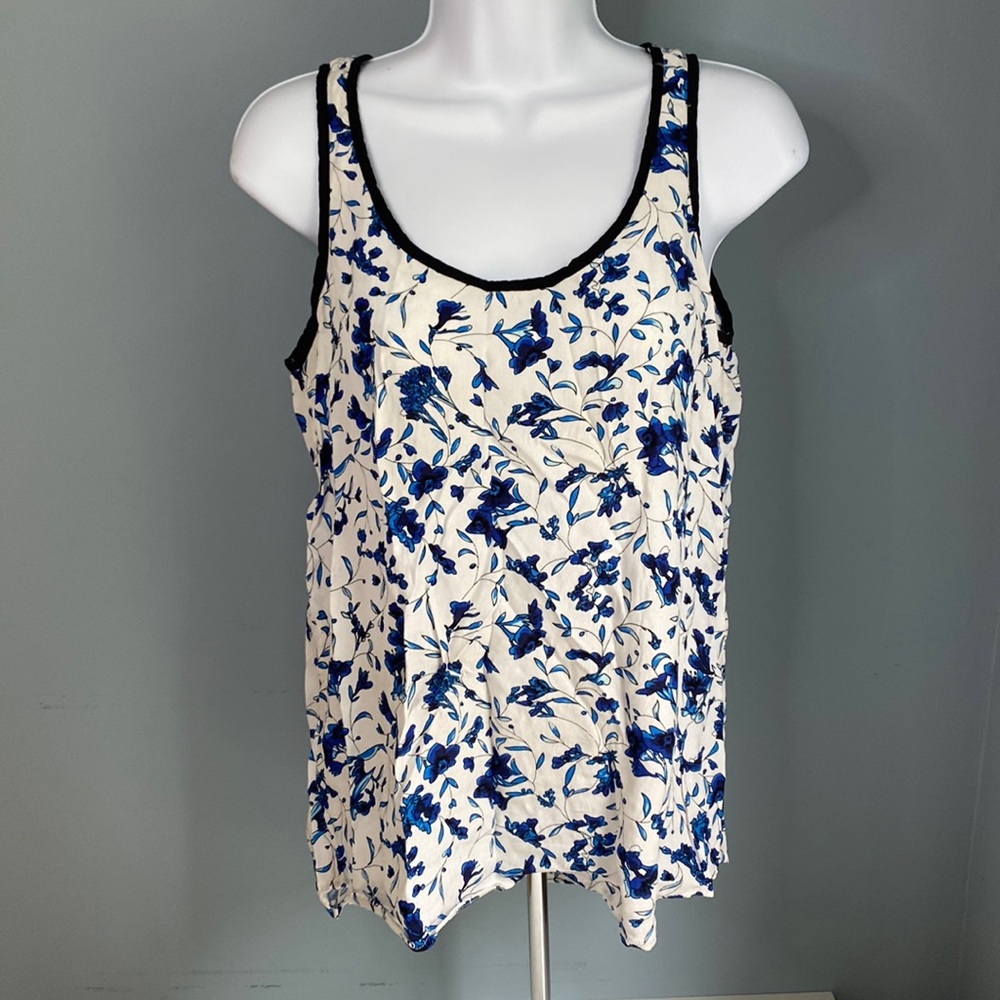 Dalia floral sleeveless blue white flower blouse S